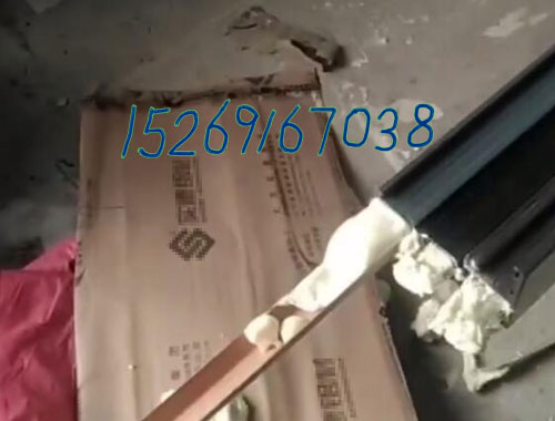 JX-H-P30S 鋁型材穿條機 產地貨源(圖6) 鋁型材空腔夾層穿條發泡案例