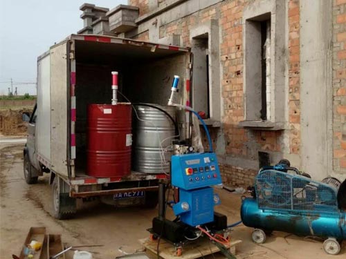 外墻聚氨酯噴涂機(圖1) Q2600外墻聚氨酯噴涂機